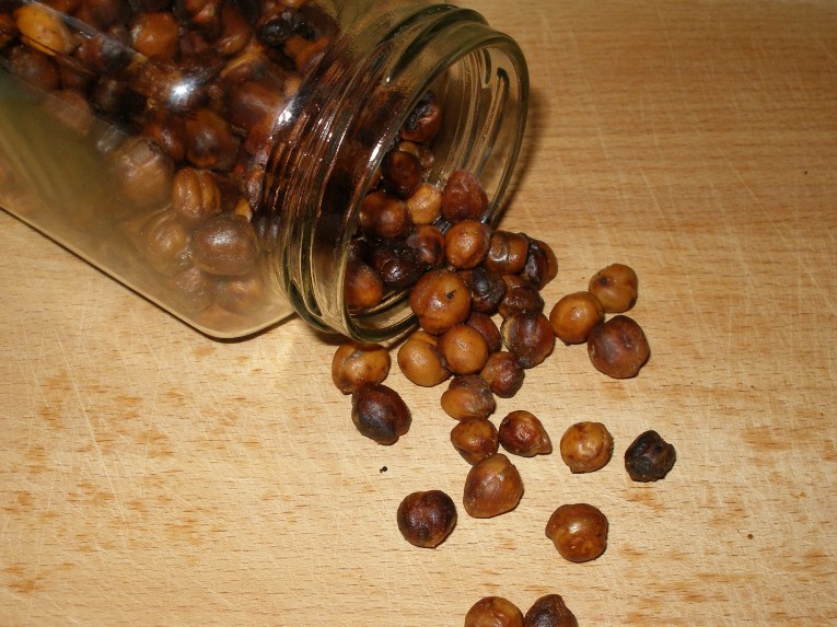 The long awaited successful batch of roasted garbanzo beans.